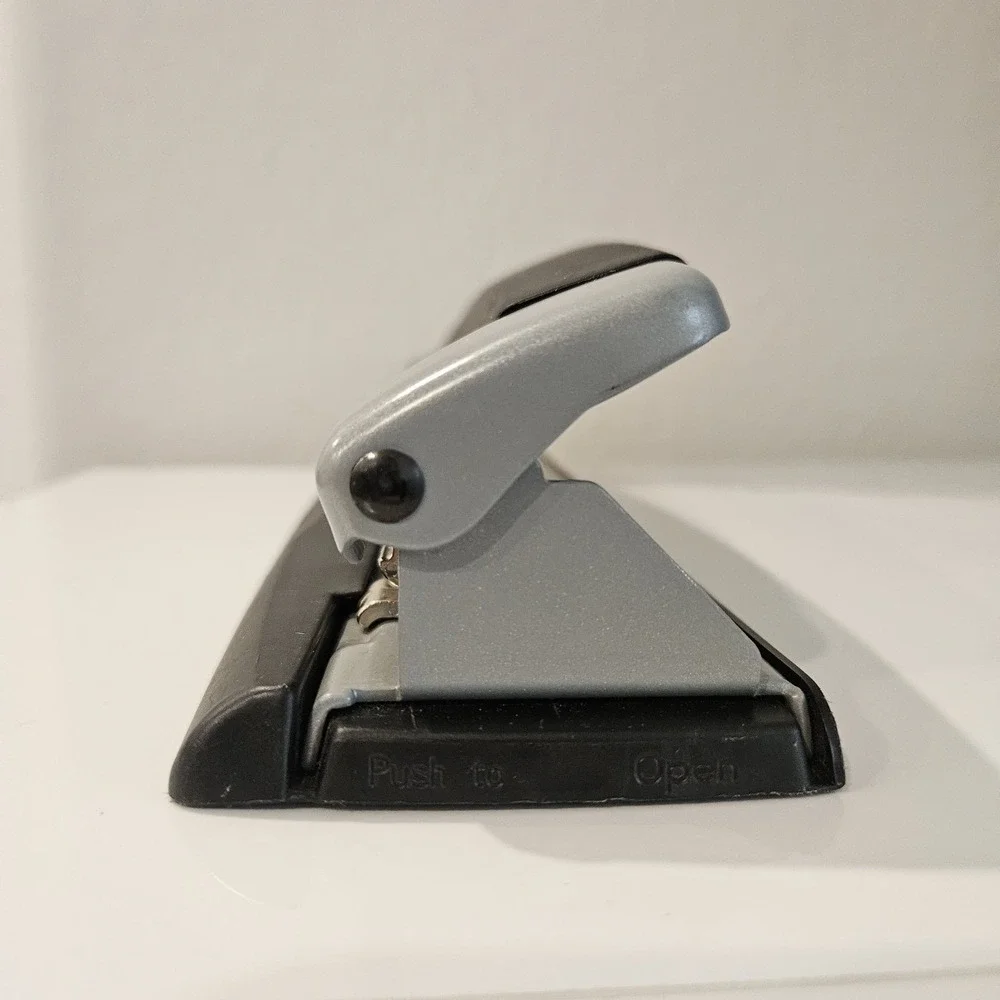 Swingline Acco Brand Heavy Duty Black 3 Hole Punch 74870 Puncher